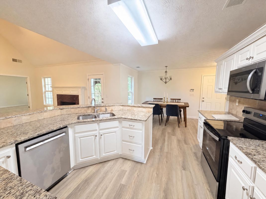 Property photo 2 of 2050 Windfield Dr