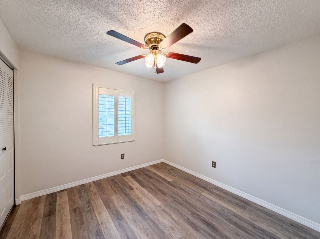 Photo 10 of 17 of 11648 Hidden Hollow Cir, Tampa, FL