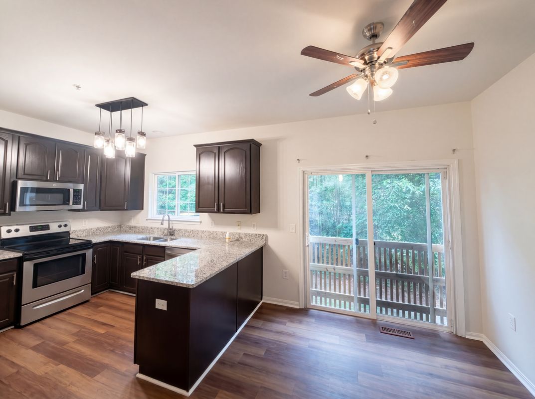 Property photo 2 of 15513 Kennett Square Way