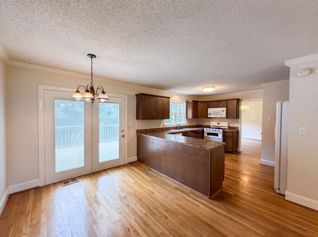 Property photo 2 of 145 Jans Mdws