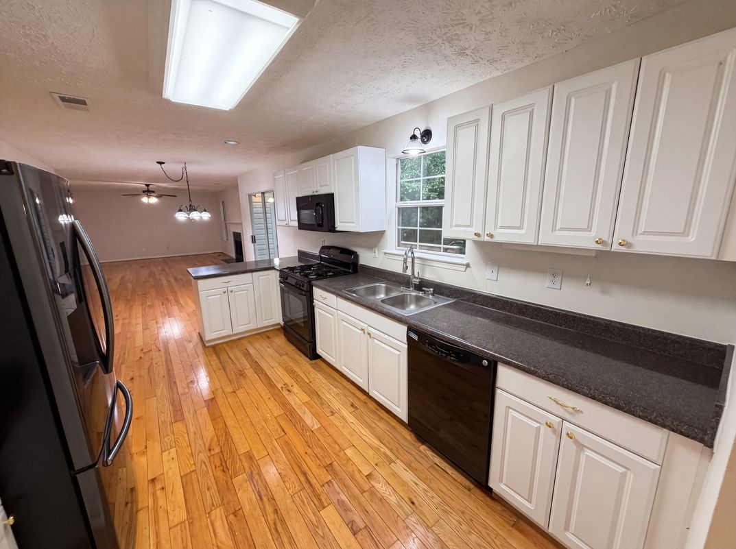 Property photo 2 of 1800 Ivy Stone Ct