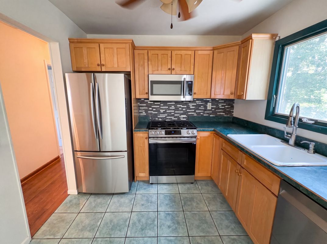 Property photo 2 of 24 Hogan Ct