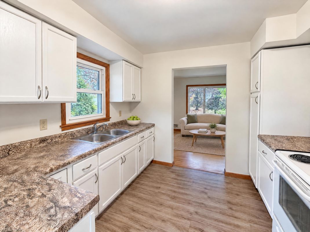 Property photo 3 of 6679 Arthur St NE