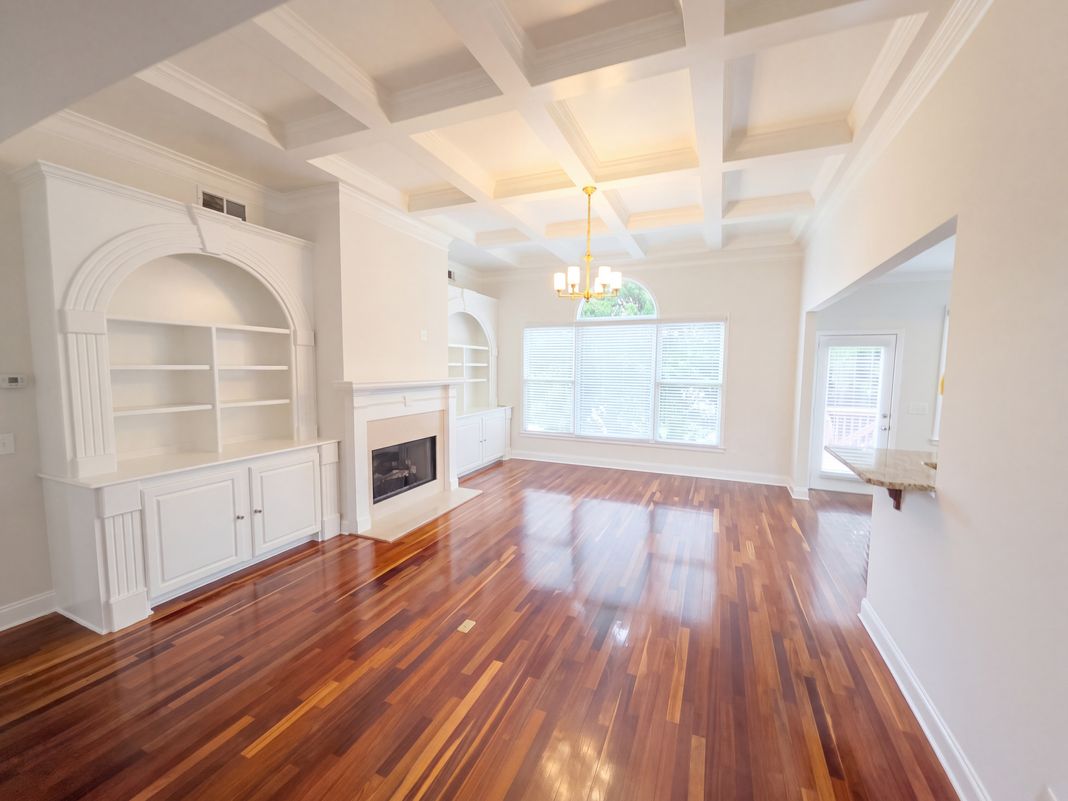 Property photo 3 of 809 Arbor Way