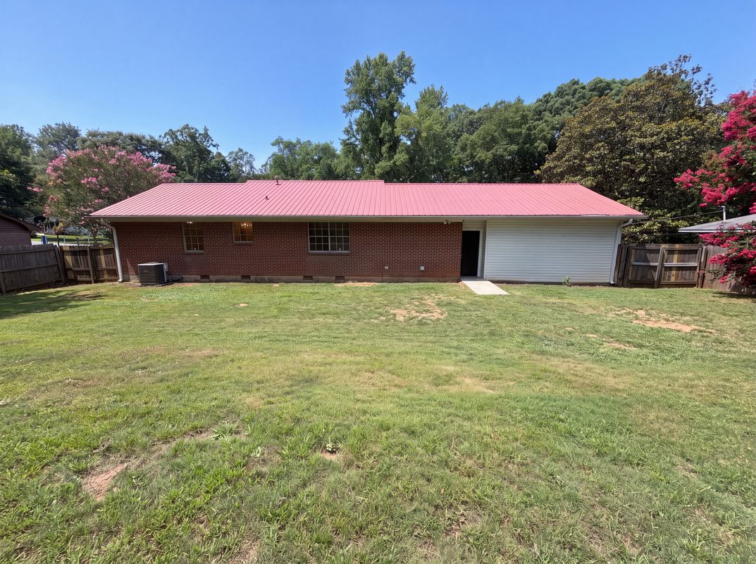 Photo 17 of 19 of 1375 NW South Hicks Cir, Conyers, GA