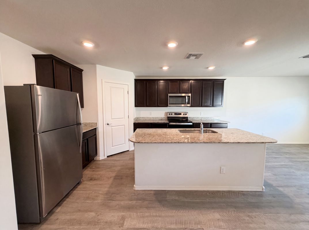 Photo 2 of 21 of 482 W Whitetail Dr, Casa Grande, AZ