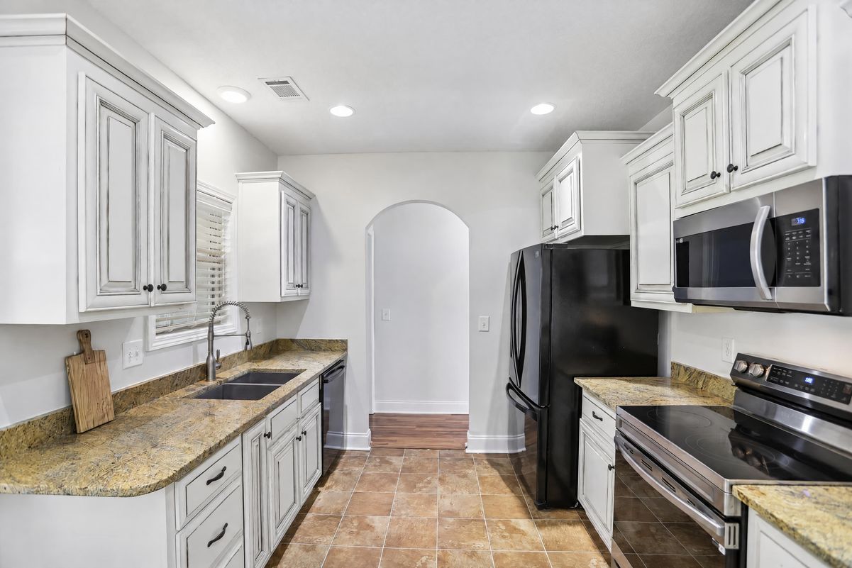 Property photo 2 of 506 Leisure Lake Dr