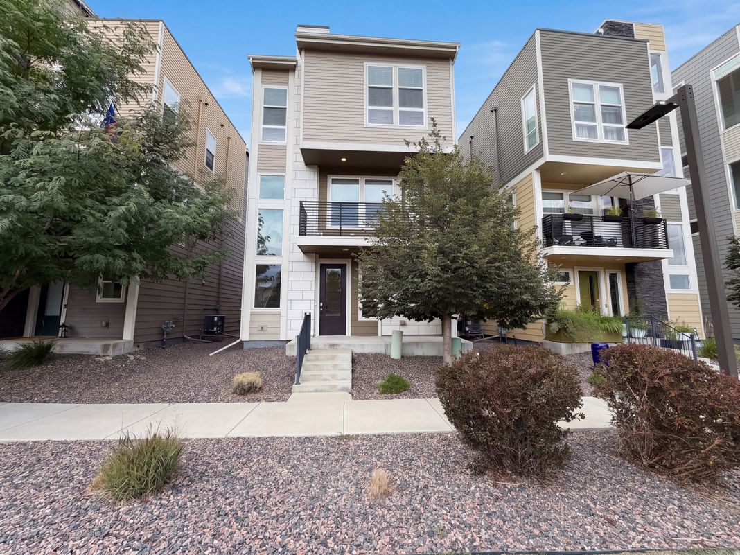 Property photo 1 of 15738 E Broncos Pl