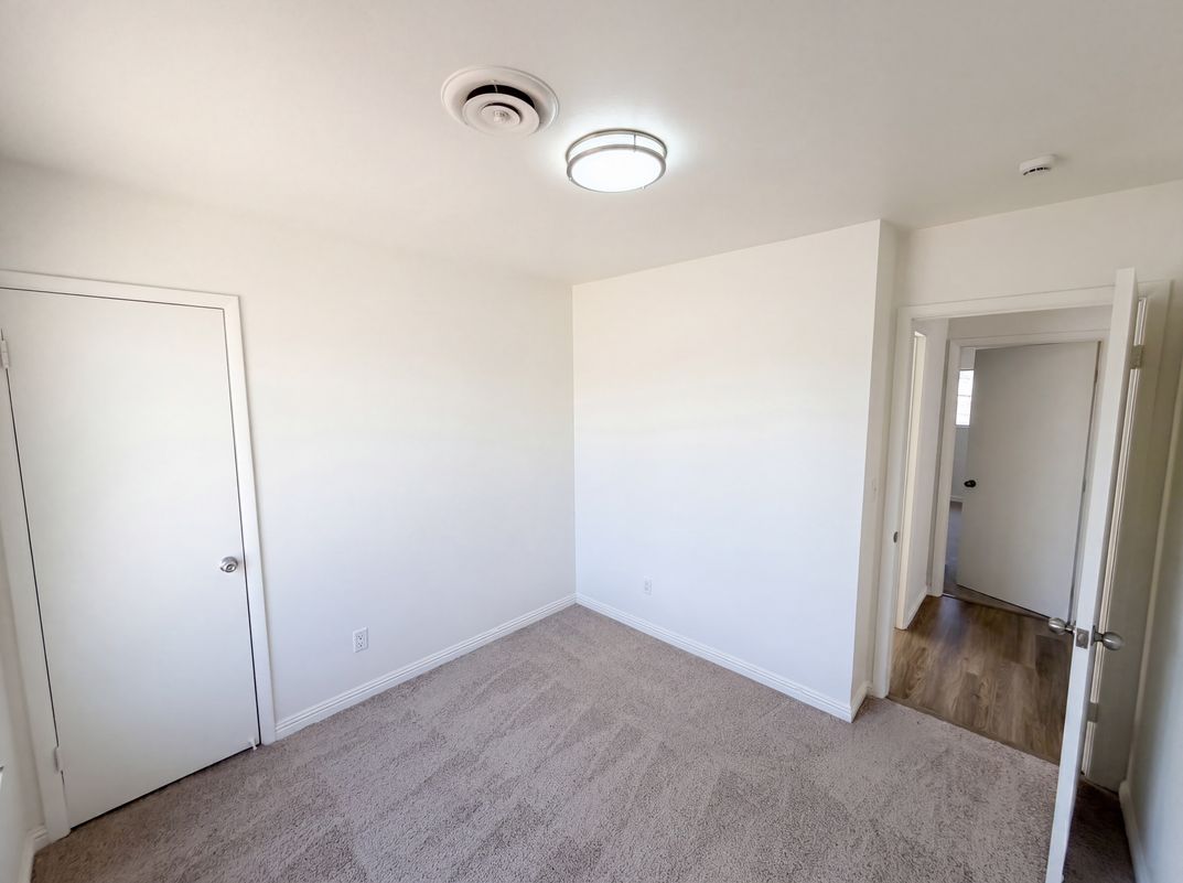 Photo 18 of 44 of 4018 Shady Oak Dr, Las Vegas, NV