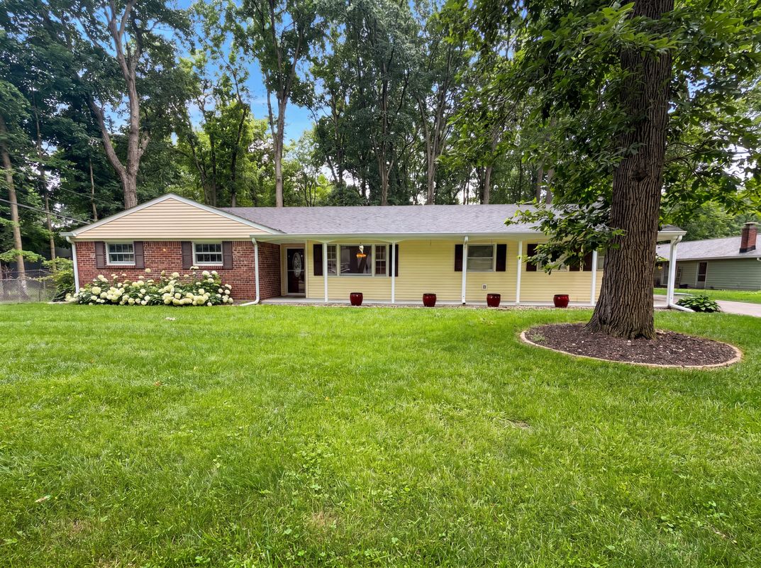 Property photo 1 of 1537 W 74th Pl