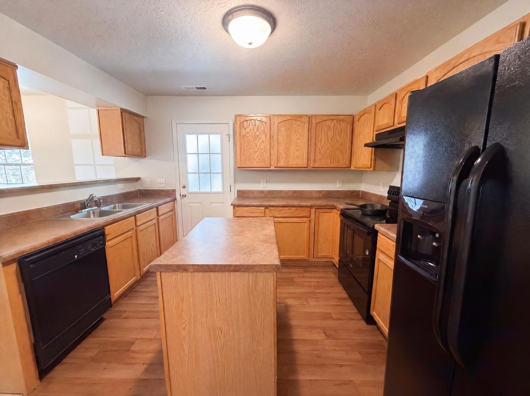 Property photo 2 of 2029 Buffalo Way