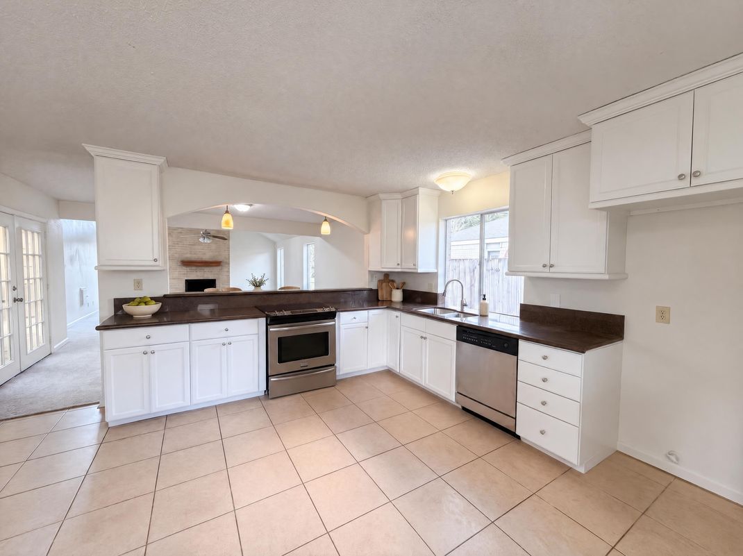 Property photo 2 of 15803 Dunmoor Dr