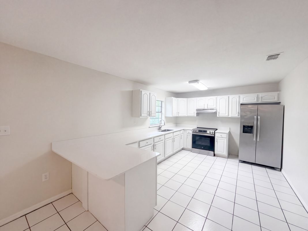 Property photo 2 of 715 Drawdy Rd