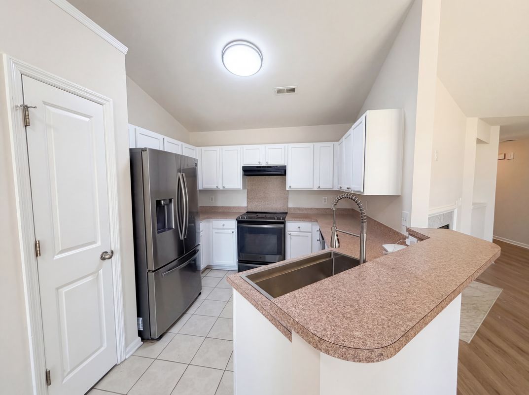 Property photo 2 of 9794 Stockport Cir
