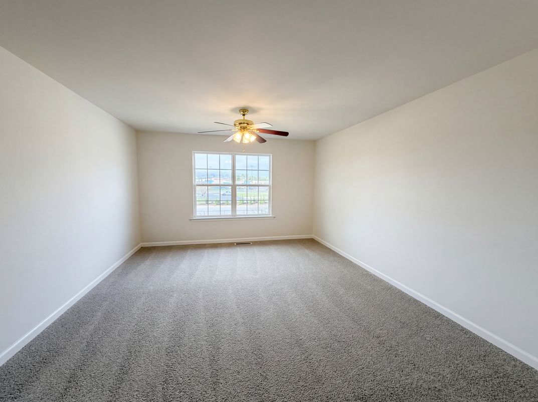 Property photo 3 of 403 Heath Pl