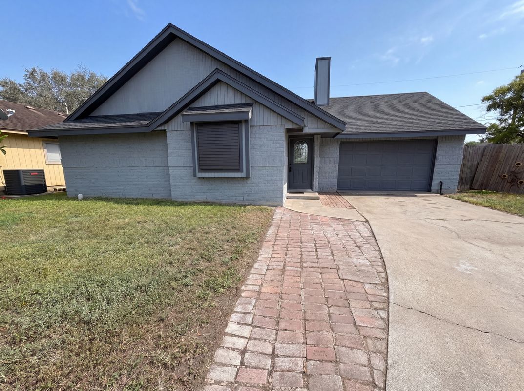 Property photo 1 of 13214 Deepwater Cir