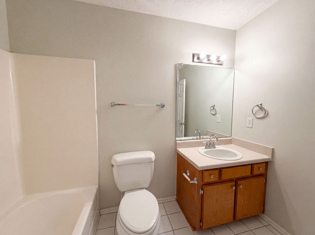 Photo 10 of 18 of 832 Stone Hedge Ct, Old Hickory, TN