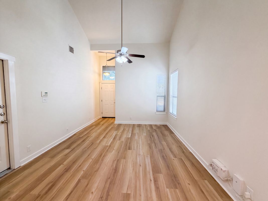 Property photo 3 of 2101 Rivers Edge Way Apt 29