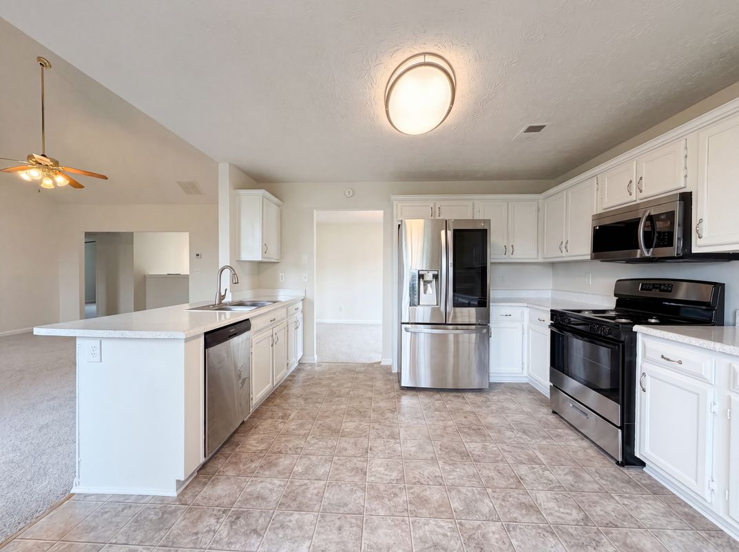 Property photo 2 of 5355 Queen Ester Ct