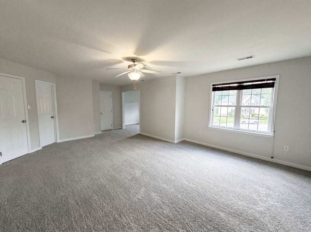 Photo 13 of 26 of 14725 Grand Forest Ct, South Chesterfield, VA