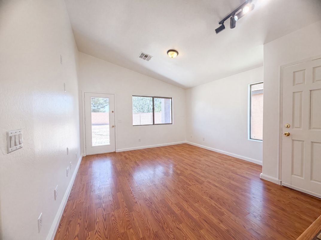 Photo 7 of 17 of 1321 W Matthews Dr, San Tan Valley, AZ