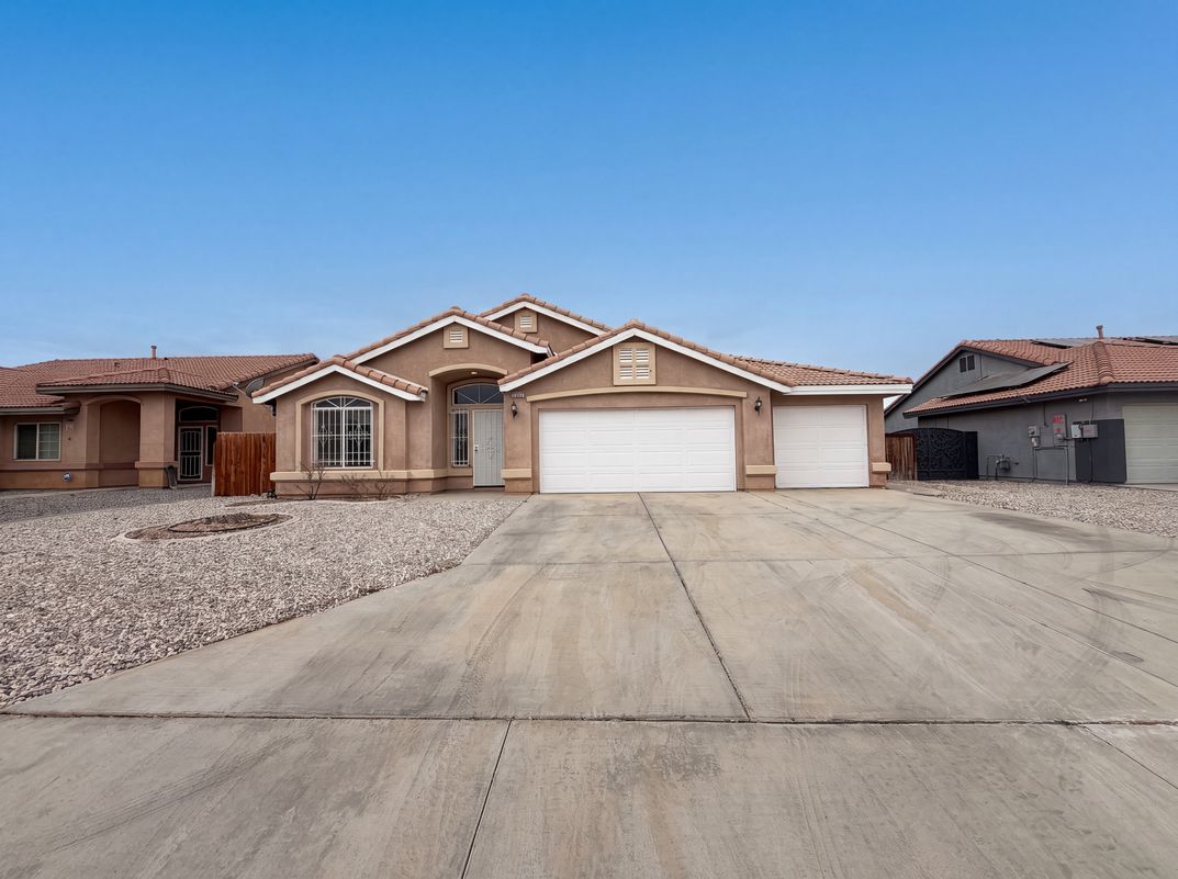 Property photo 1 of 18792 Dogwood Ct