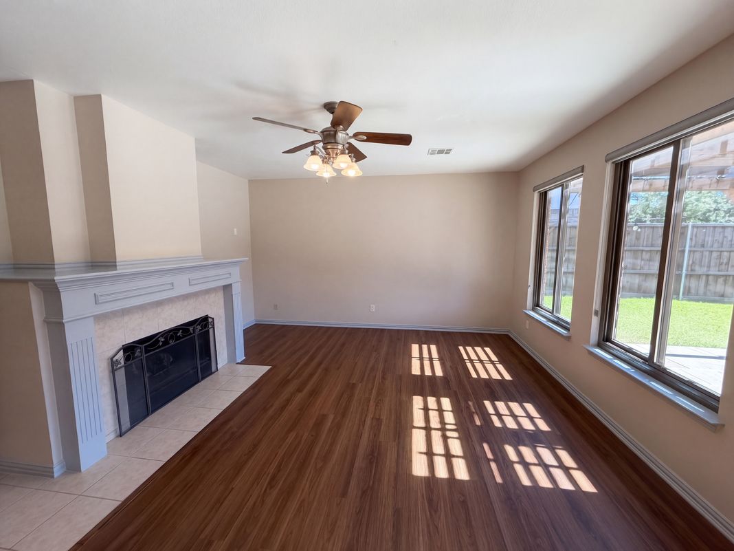 Property photo 3 of 4412 Cedar Valley Dr