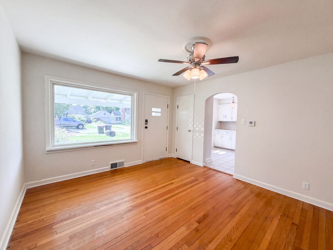 Property photo 3 of 206 Bachmann Ave