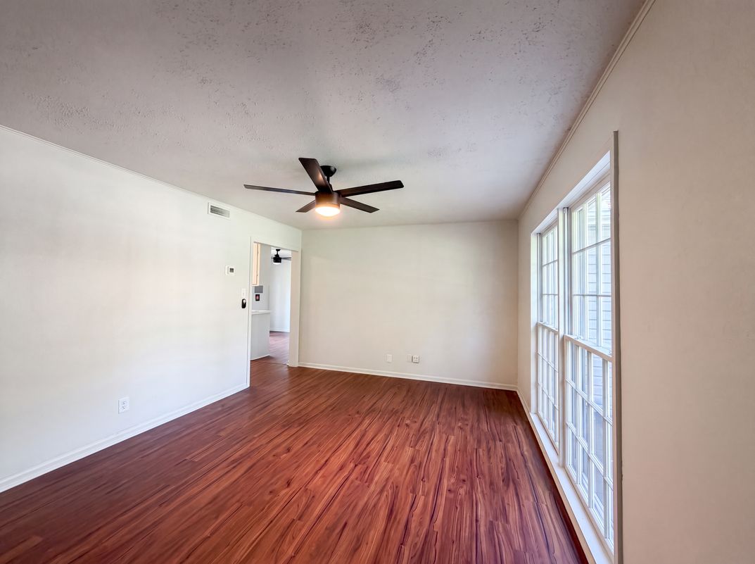 Property photo 3 of 11615 W 68th St