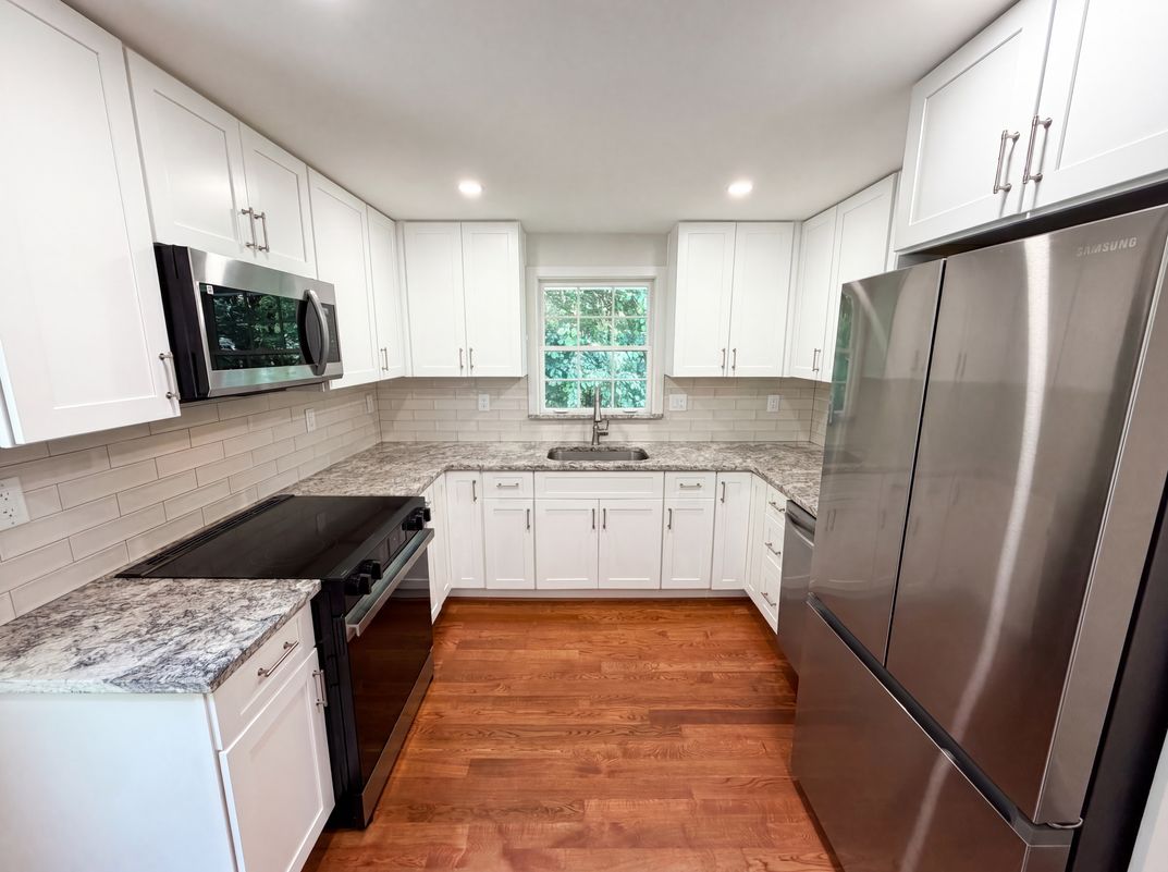 Property photo 2 of 2320 Capehart Cir NE