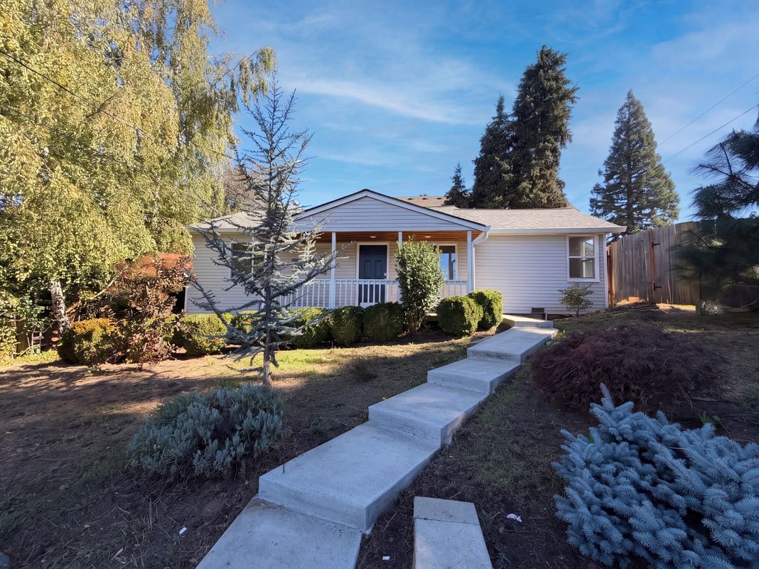 Property photo 1 of 9886 SE 38th Ave