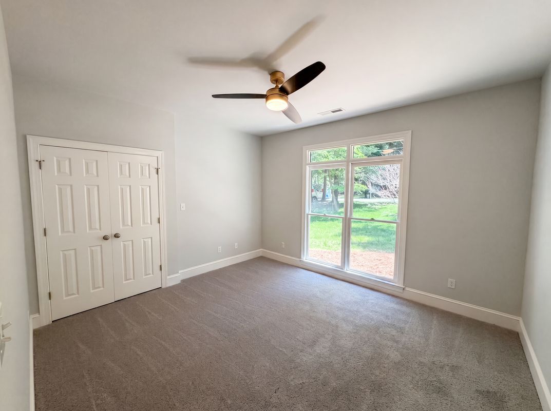 Photo 15 of 21 of 5309 Lancelot Dr, Charlotte, NC