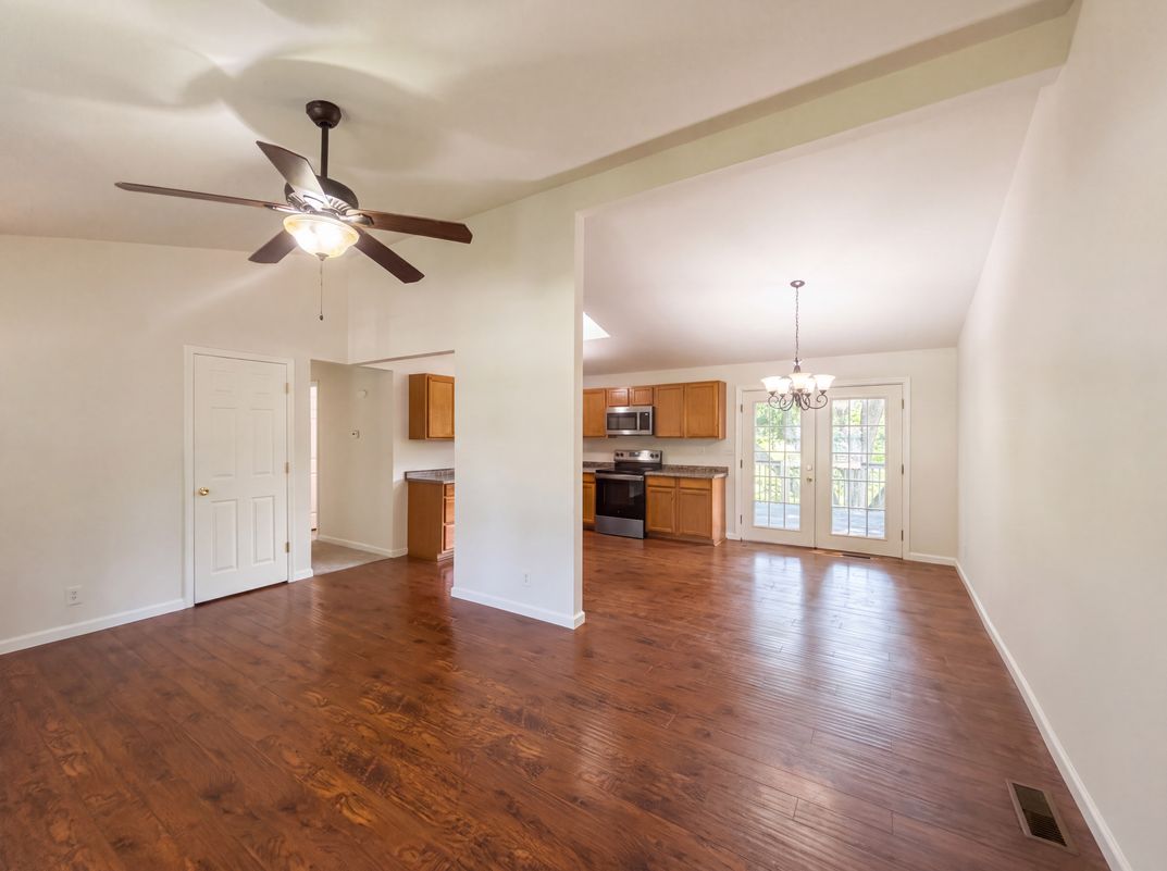 Property photo 3 of 82 Cedar Ridge Dr