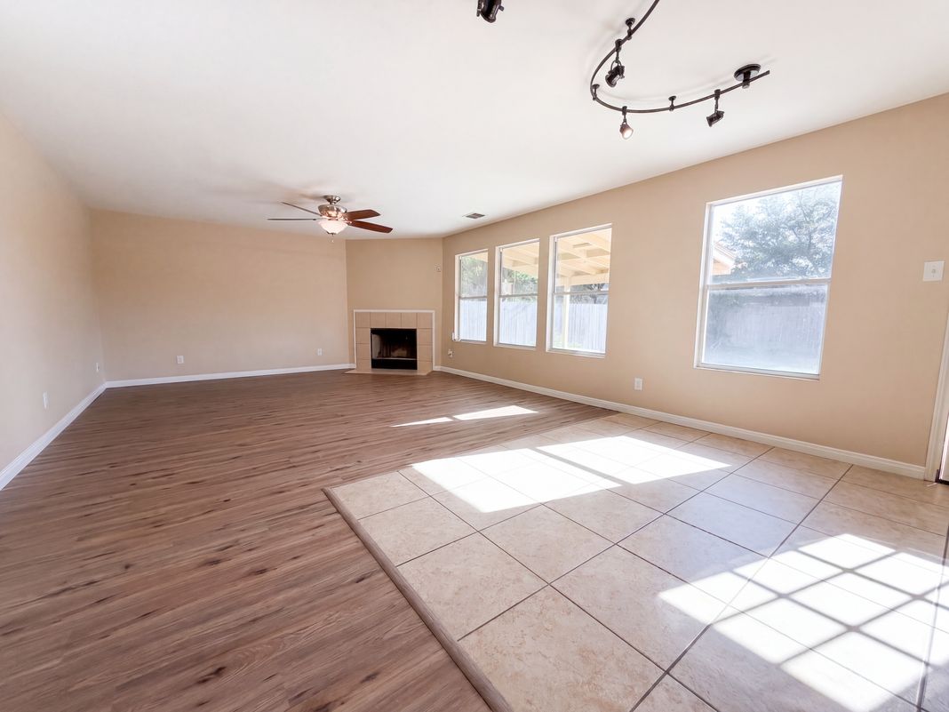 Property photo 3 of 16423 Turf Clb