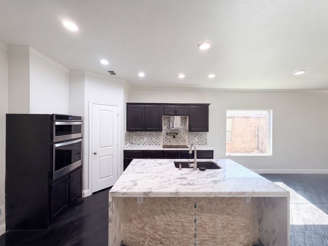 Property photo 2 of 625 River Rock Dr