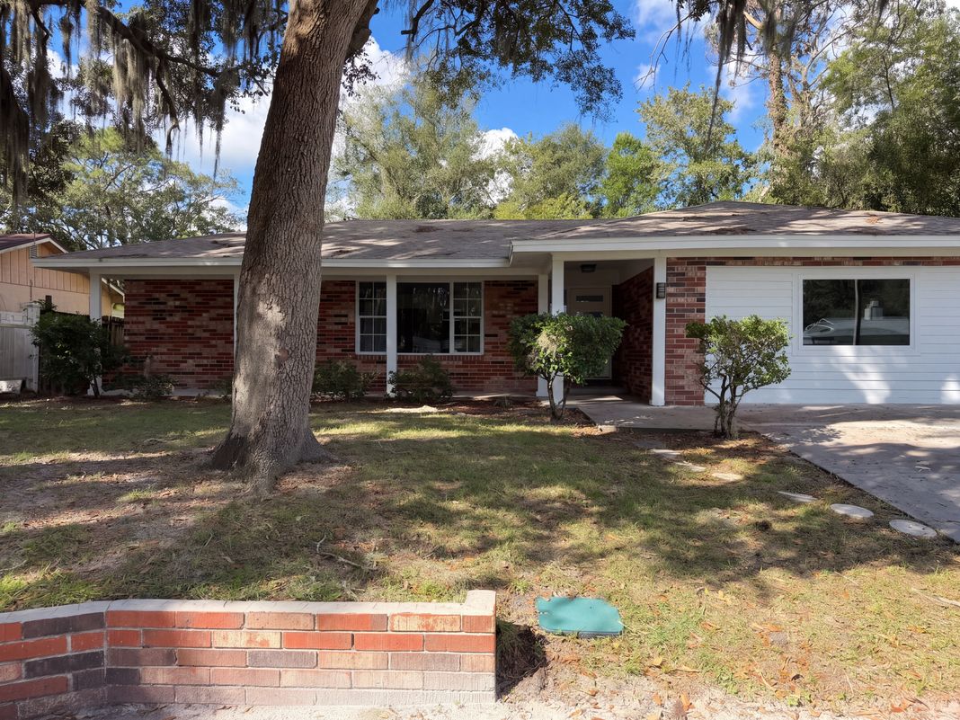 Property photo 1 of 6344 Dickens Dr