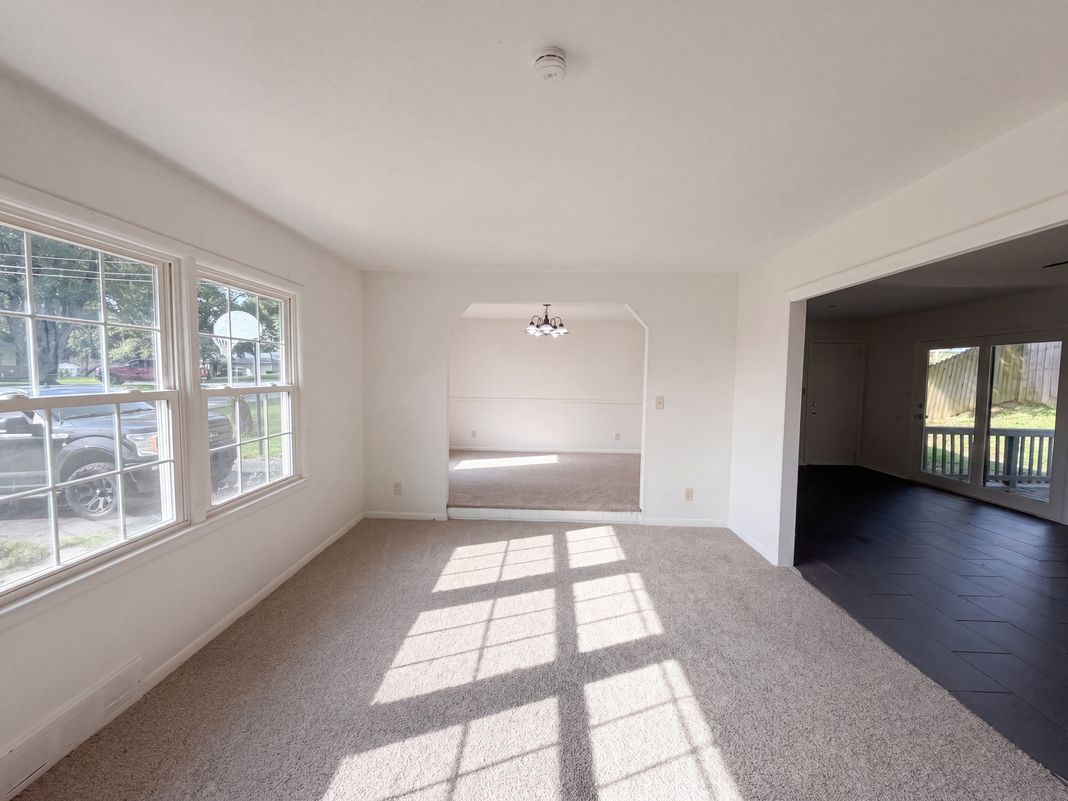 Property photo 3 of 12904 E 54th St