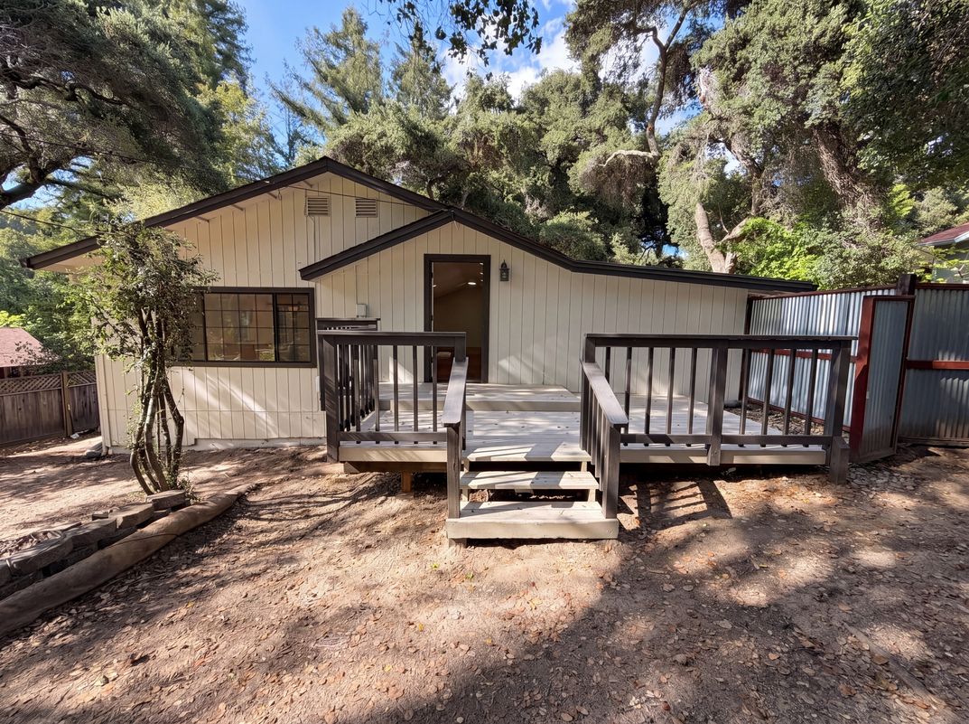 Property photo 1 of 155 Estates Dr