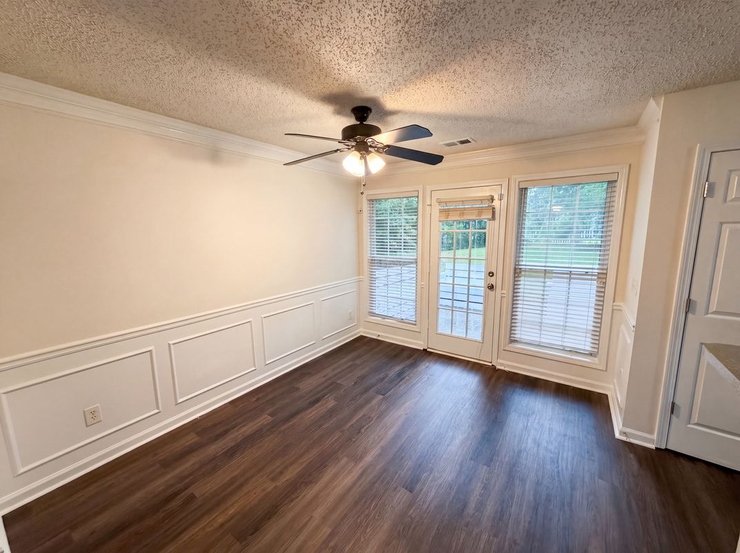 Photo 8 of 34 of 215 Twin Brook Way, Lawrenceville, GA