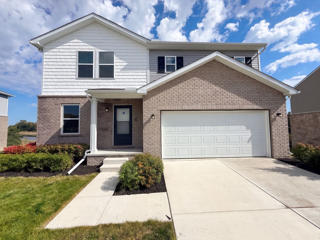 Property photo 1 of 10103 Lakeview Dr