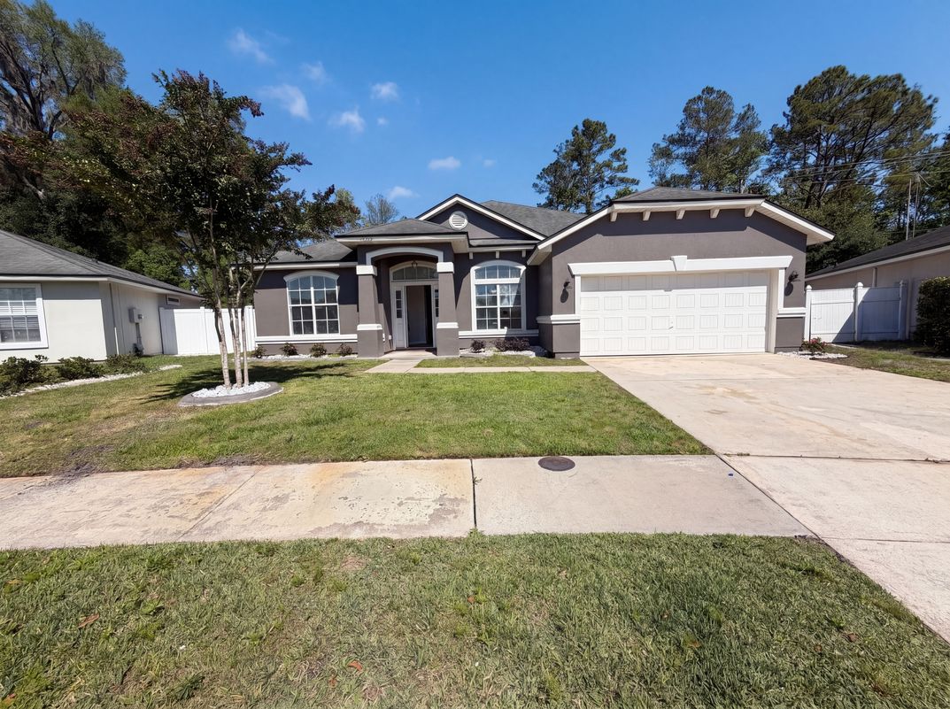 Property photo 1 of 45168 Ingleham Cir
