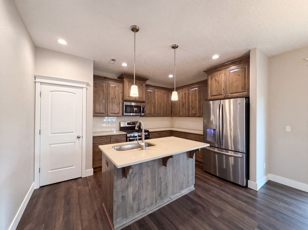 Photo 2 of 26 of 2958 SW Redmond Hill Rd, McMinnville, OR