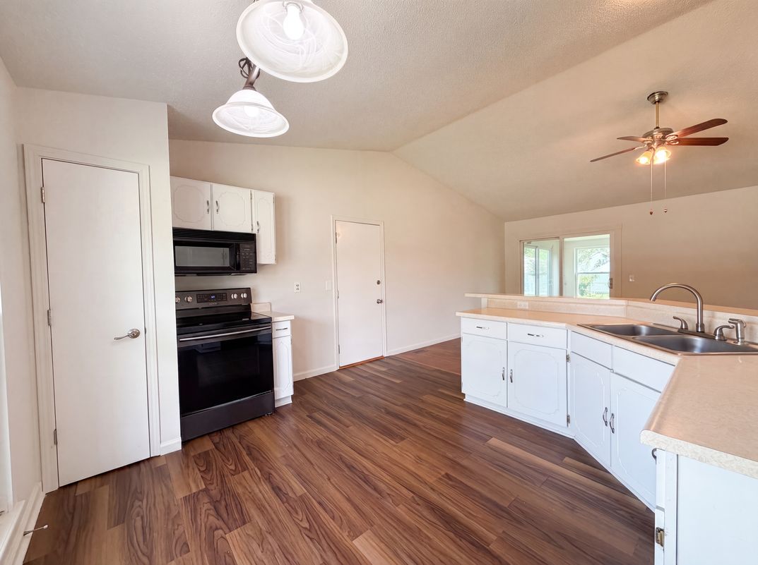 Property photo 2 of 1354 Great Warrior Dr