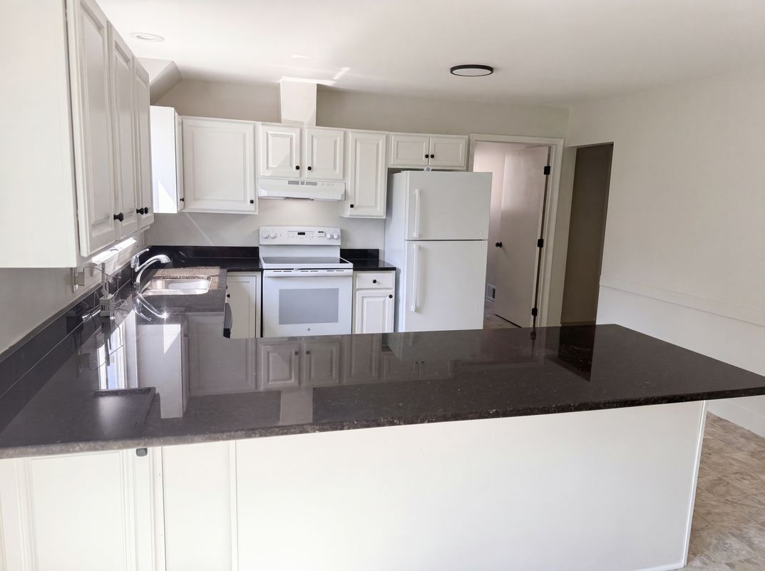 Property photo 2 of 21425 Averhill St