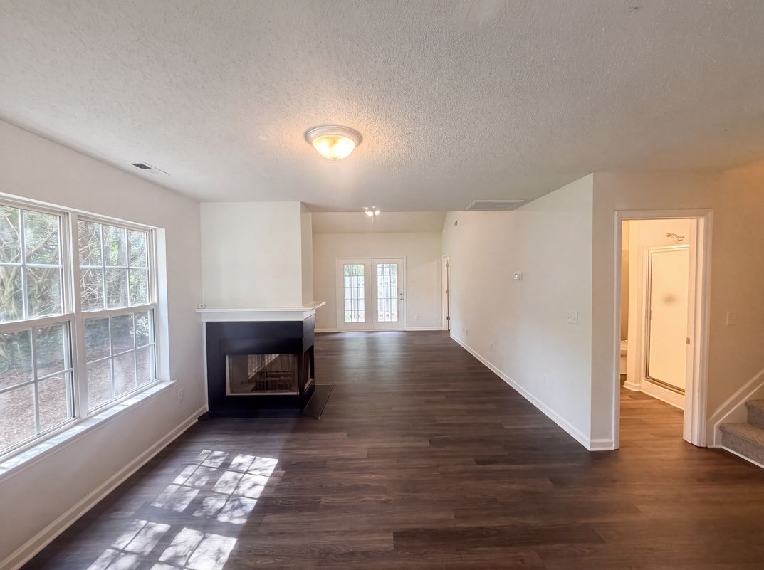 Property photo 3 of 30 Pickwick Pl