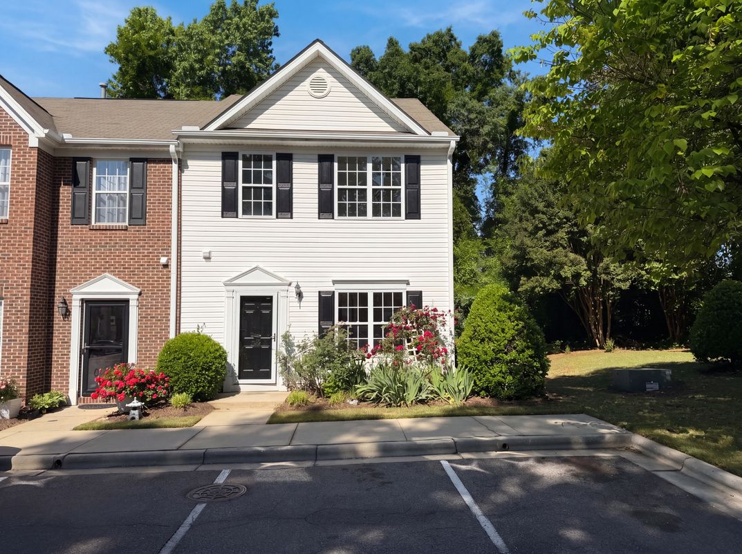 Property photo 1 of 43 Edgebrook Cir