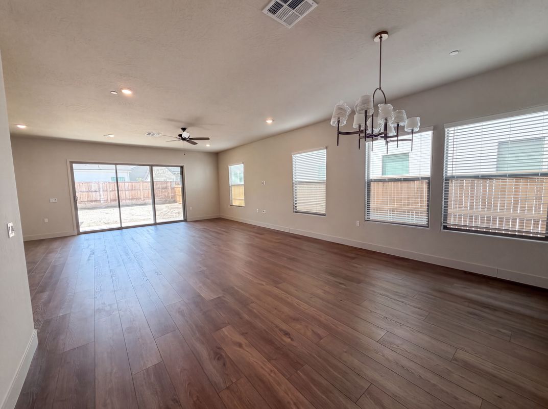 Property photo 3 of 2246 N Marion Ave