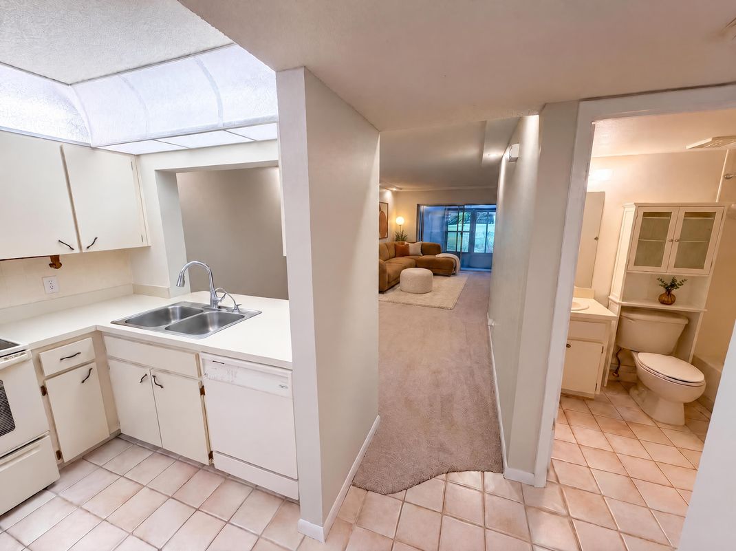 Property photo 2 of 1465 Millstream Ln Apt 104