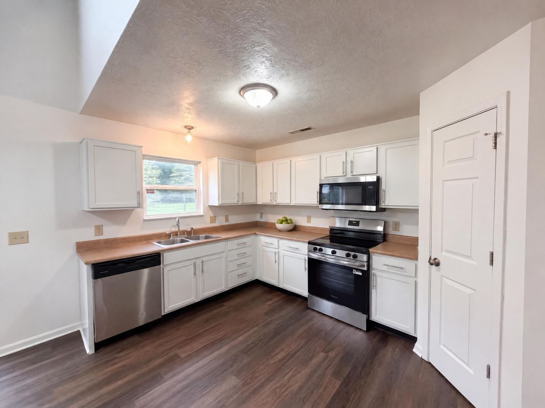 Property photo 2 of 8351 Exton Rd