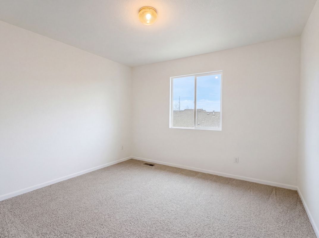 Photo 10 of 50 of 4098 La Junta Dr, Loveland, CO